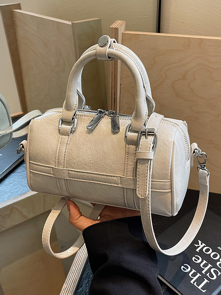 2025 Summer Women's Handheld Bowling Bag - Minimalist Pleated Crossbody Bag, Trendy Niche Style for Fashion Lovers 2025 Summer Women's Handheld Bowling Bag - Minimalist Pleated Crossbody Bag, Trendy Niche Style for Fashion Lovers