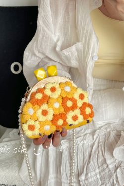 2025 Summer Women's High-End Versatile Beach Bag, Pearl Crossbody Shell Bag in Rural Style