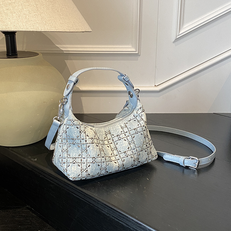 2025 Summer Women's Minimalist Crossbody Dumpling Shoulder Tote Bag - Versatile Fashionable Commuter Style 2025 Summer Women's Minimalist Crossbody Dumpling Shoulder Tote Bag - Versatile Fashionable Commuter Style