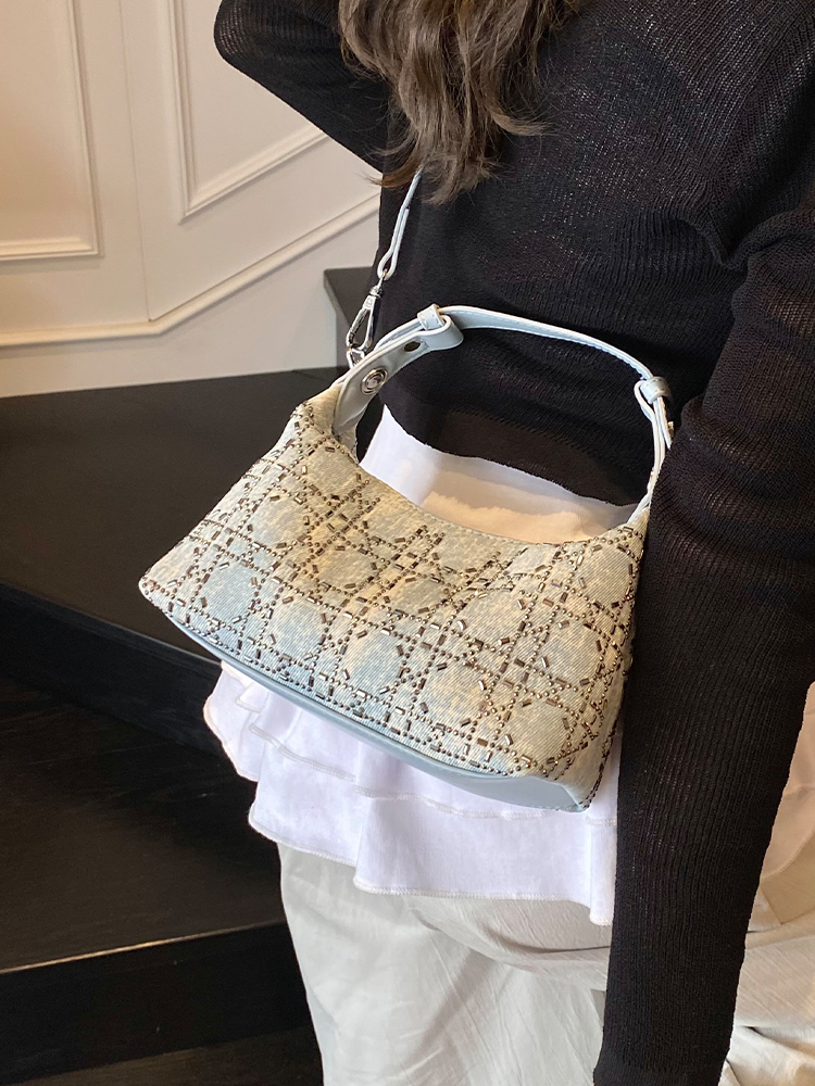 2025 Summer Women's Minimalist Crossbody Dumpling Shoulder Tote Bag - Versatile Fashionable Commuter Style 2025 Summer Women's Minimalist Crossbody Dumpling Shoulder Tote Bag - Versatile Fashionable Commuter Style