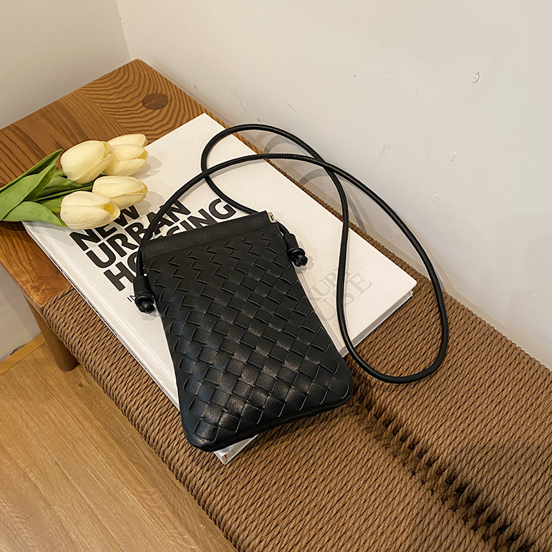 2025 Summer Woven Mini Crossbody Bag for Women - Trendy High-End Small Phone Bag for Walking and Outings 2025 Summer Woven Mini Crossbody Bag for Women - Trendy High-End Small Phone Bag for Walking and Outings