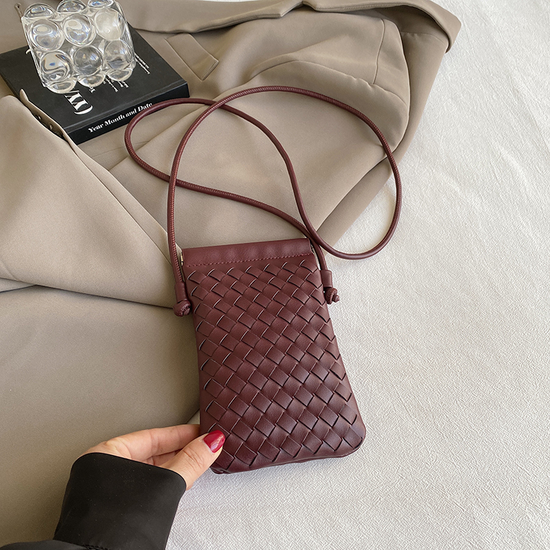 2025 Summer Woven Mini Crossbody Bag for Women - Trendy High-End Small Phone Bag for Walking and Outings 2025 Summer Woven Mini Crossbody Bag for Women - Trendy High-End Small Phone Bag for Walking and Outings