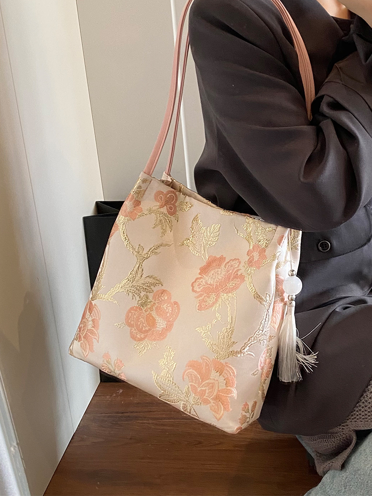 2025 Trendy Chinese-Style Women's Large Capacity Bucket Bag - Fashionable Commuting Shoulder Bag 2025 Trendy Chinese-Style Women's Large Capacity Bucket Bag - Fashionable Commuting Shoulder Bag