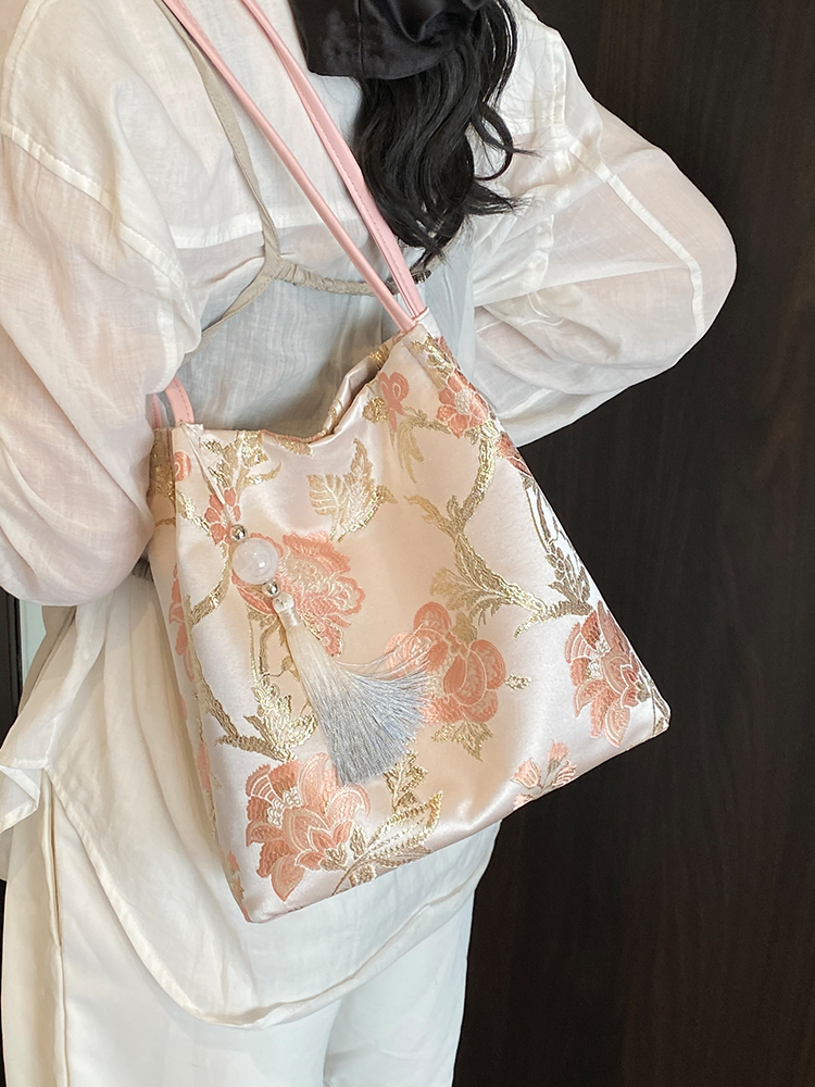 2025 Trendy Chinese-Style Women's Large Capacity Bucket Bag - Fashionable Commuting Shoulder Bag 2025 Trendy Chinese-Style Women's Large Capacity Bucket Bag - Fashionable Commuting Shoulder Bag