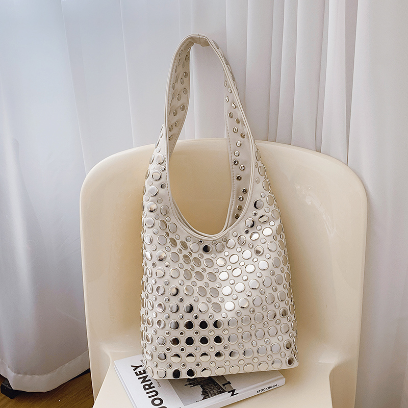 2025 Winter Trendy Underarm Bucket Bag - High-End Versatile Shoulder Bag for Office Commuting and Everyday Style 2025 Winter Trendy Underarm Bucket Bag - High-End Versatile Shoulder Bag for Office Commuting and Everyday Style