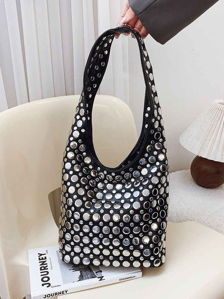 2025 Winter Trendy Underarm Bucket Bag - High-End Versatile Shoulder Bag for Office Commuting and Everyday Style 2025 Winter Trendy Underarm Bucket Bag - High-End Versatile Shoulder Bag for Office Commuting and Everyday Style