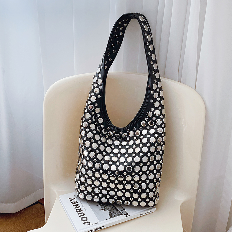 2025 Winter Trendy Underarm Bucket Bag - High-End Versatile Shoulder Bag for Office Commuting and Everyday Style 2025 Winter Trendy Underarm Bucket Bag - High-End Versatile Shoulder Bag for Office Commuting and Everyday Style