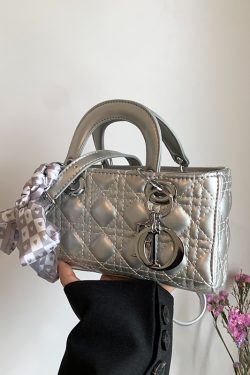 2025 Winter Women's High-End Diamond Quilted Crossbody Handbag, Small Chanel-Style Shoulder Bag, Versatile Fashion Accessory
