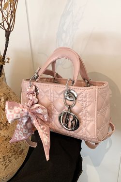 2025 Winter Women's High-End Diamond Quilted Crossbody Handbag, Small Chanel-Style Shoulder Bag, Versatile Fashion Accessory