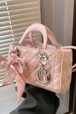 2025 Winter Women's High-End Diamond Quilted Crossbody Handbag, Small Chanel-Style Shoulder Bag, Versatile Fashion Accessory