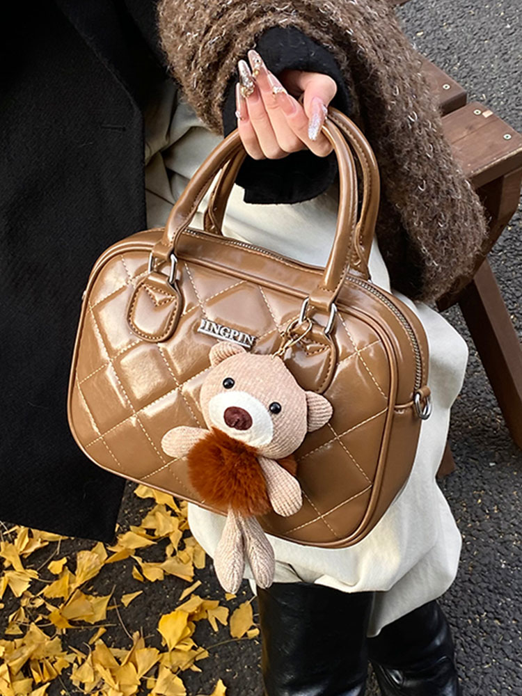 2025 Winter Women's Minimalist Diamond-Patterned Handheld Travel Bag, Chic Shoulder Bag, High-End Underarm Style 2025 Winter Women's Minimalist Diamond-Patterned Handheld Travel Bag, Chic Shoulder Bag, High-End Underarm Style