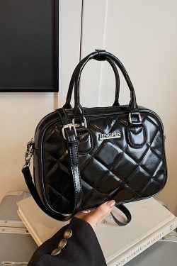 2025 Winter Women's Minimalist Diamond-Patterned Handheld Travel Bag, Chic Shoulder Bag, High-End Underarm Style