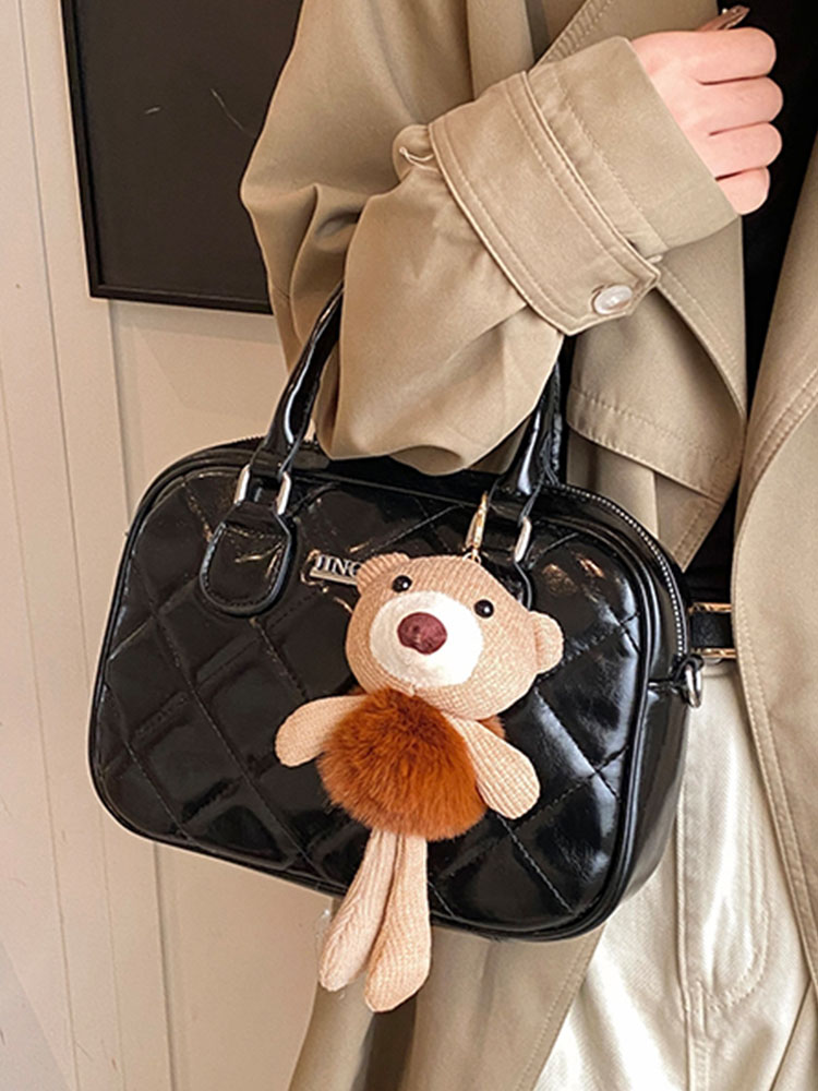 2025 Winter Women's Minimalist Diamond-Patterned Handheld Travel Bag, Chic Shoulder Bag, High-End Underarm Style 2025 Winter Women's Minimalist Diamond-Patterned Handheld Travel Bag, Chic Shoulder Bag, High-End Underarm Style