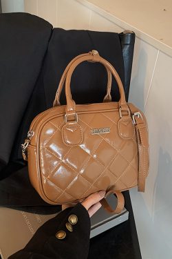 2025 Winter Women's Minimalist Diamond-Patterned Handheld Travel Bag, Chic Shoulder Bag, High-End Underarm Style