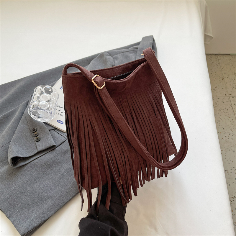 2025 Women's Autumn Winter Retro Korean Style Tassel Small Square Shoulder Bag - High-End Minimalist Fashion Accessory 2025 Women's Autumn Winter Retro Korean Style Tassel Small Square Shoulder Bag - High-End Minimalist Fashion Accessory