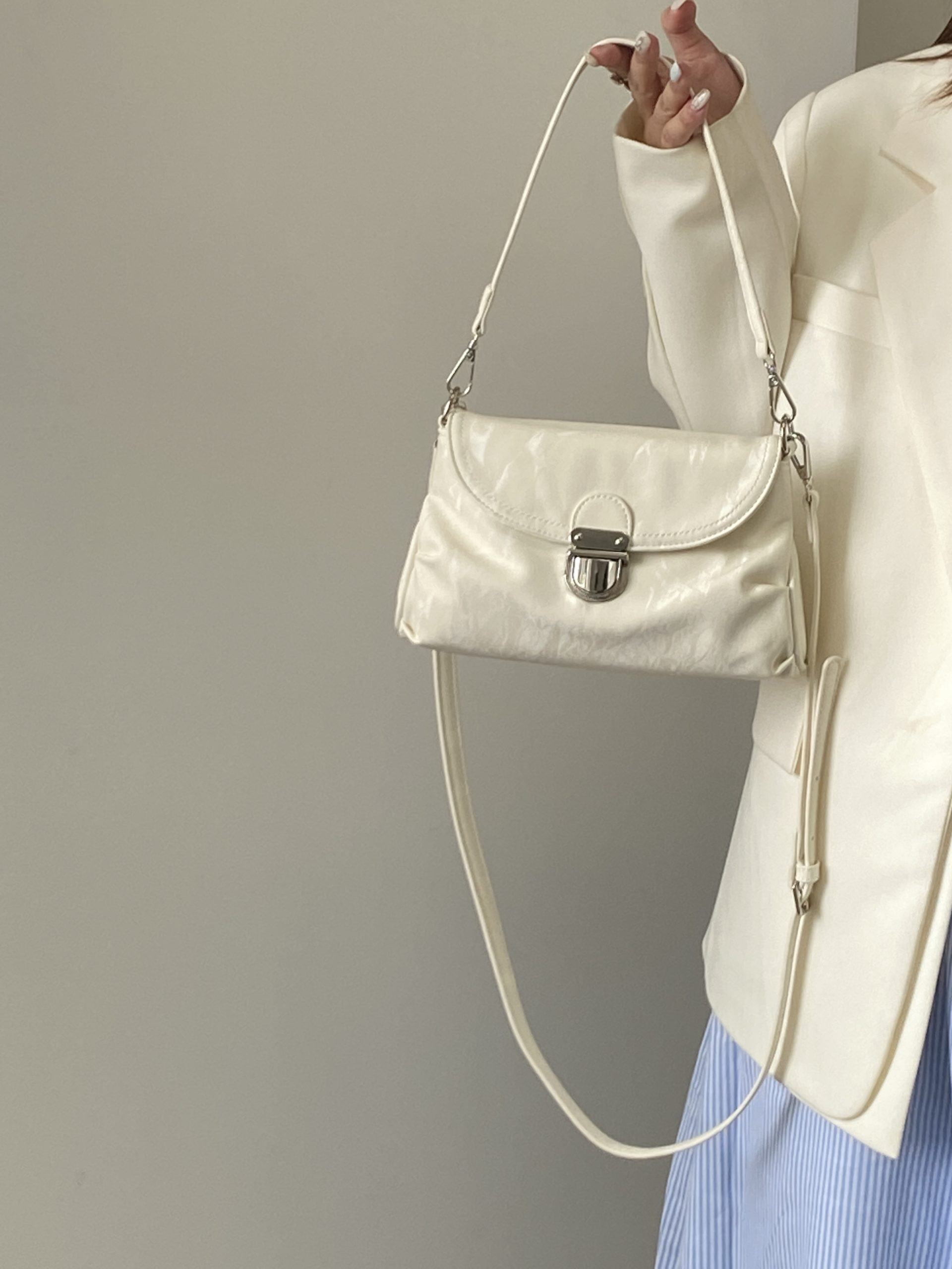 2025 Women's High-End Lock Clutch Bag - Versatile Underarm, Shoulder, Handheld, Crossbody Small Bag for Spring Summer Fashion 2025 Women's High-End Lock Clutch Bag - Versatile Underarm, Shoulder, Handheld, Crossbody Small Bag for Spring Summer Fashion