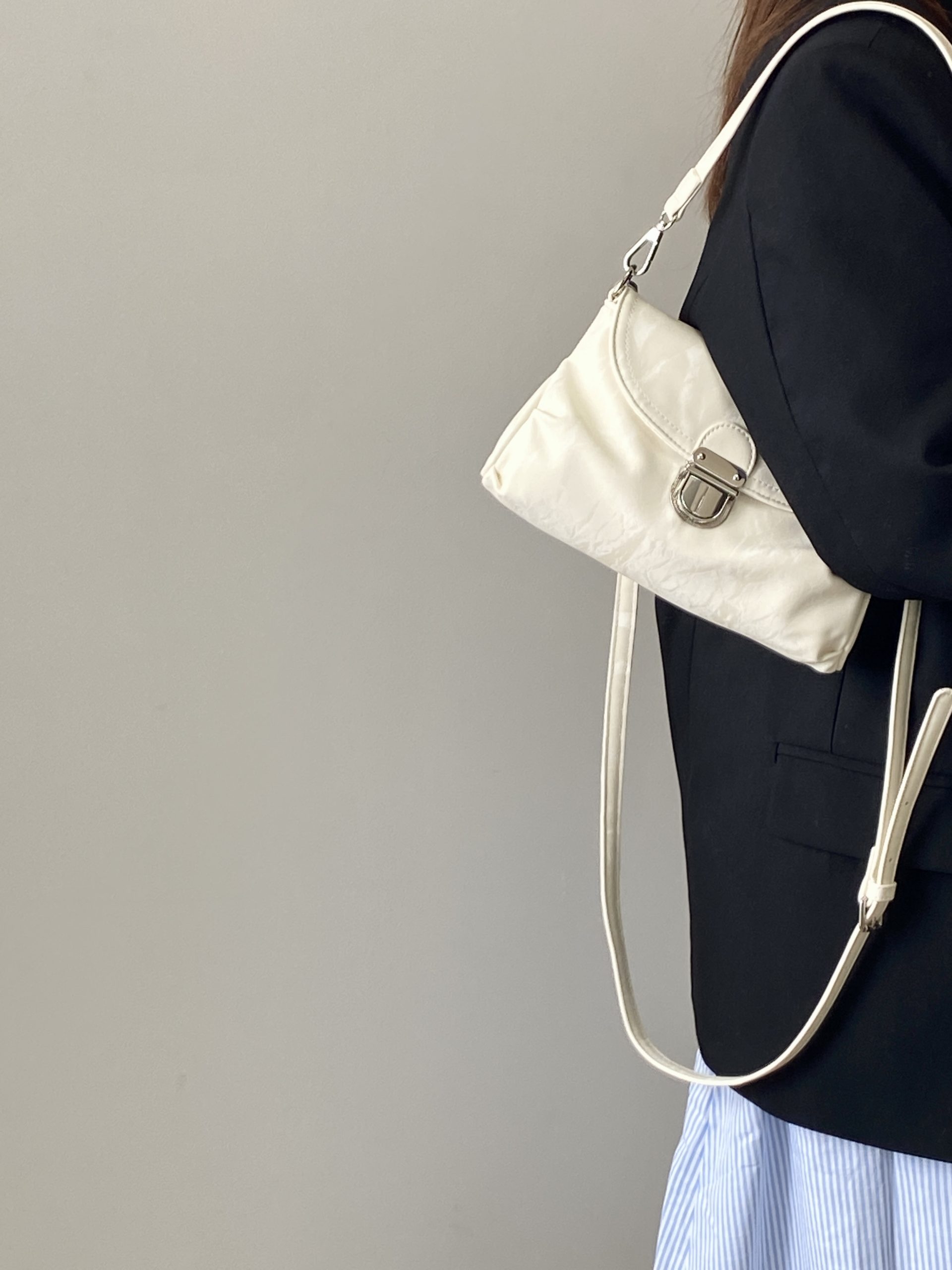 2025 Women's High-End Lock Clutch Bag - Versatile Underarm, Shoulder, Handheld, Crossbody Small Bag for Spring Summer Fashion 2025 Women's High-End Lock Clutch Bag - Versatile Underarm, Shoulder, Handheld, Crossbody Small Bag for Spring Summer Fashion