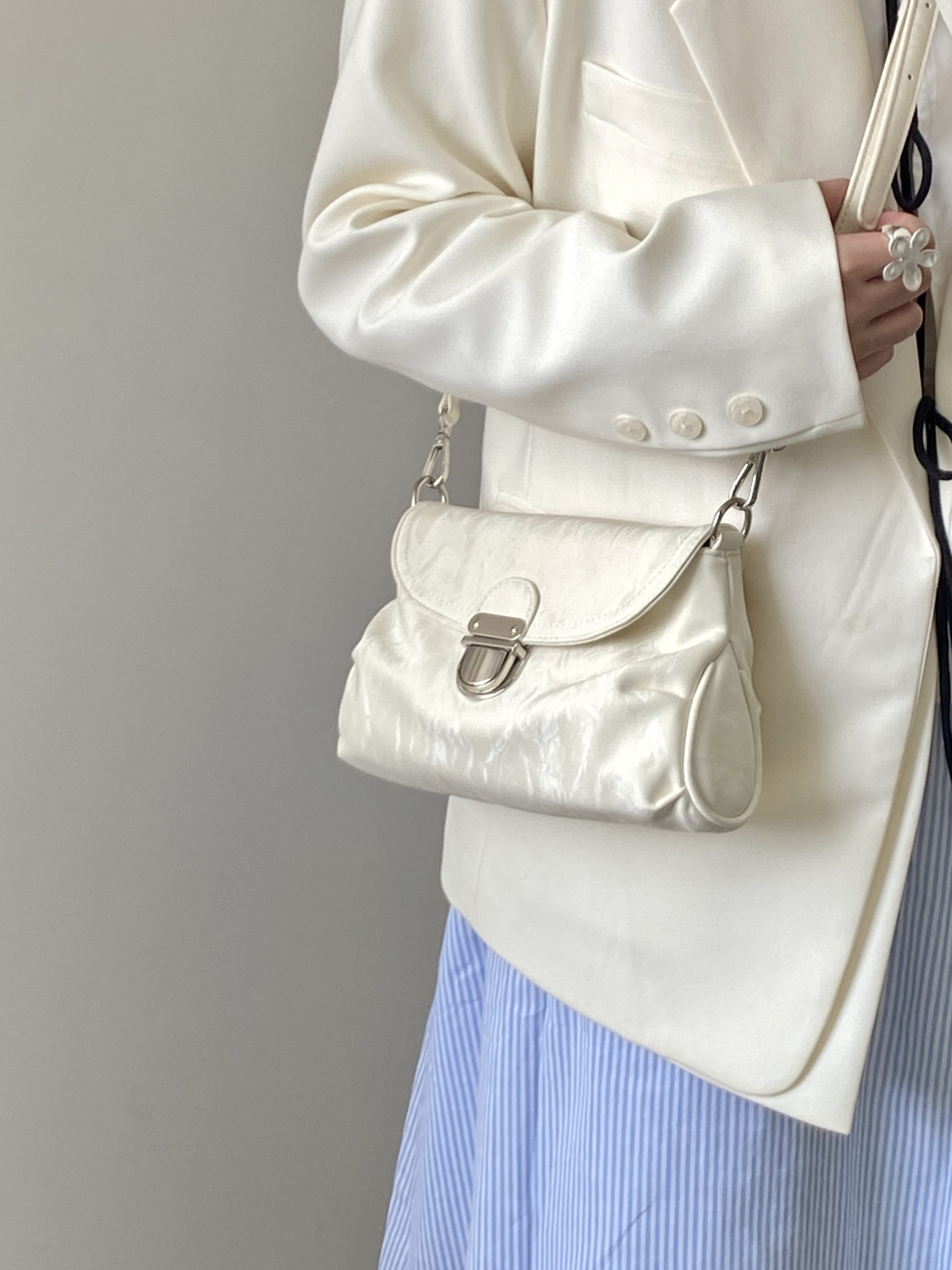 2025 Women's High-End Lock Clutch Bag - Versatile Underarm, Shoulder, Handheld, Crossbody Small Bag for Spring Summer Fashion 2025 Women's High-End Lock Clutch Bag - Versatile Underarm, Shoulder, Handheld, Crossbody Small Bag for Spring Summer Fashion