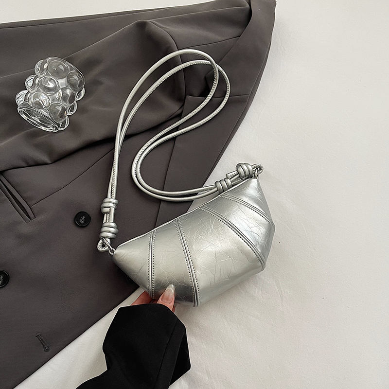 2025 Women's High-End Silver Horn Dumpling Bag - Textured Crossbody Zipper Phone Bag for Summer Fashion 2025 Women's High-End Silver Horn Dumpling Bag - Textured Crossbody Zipper Phone Bag for Summer Fashion