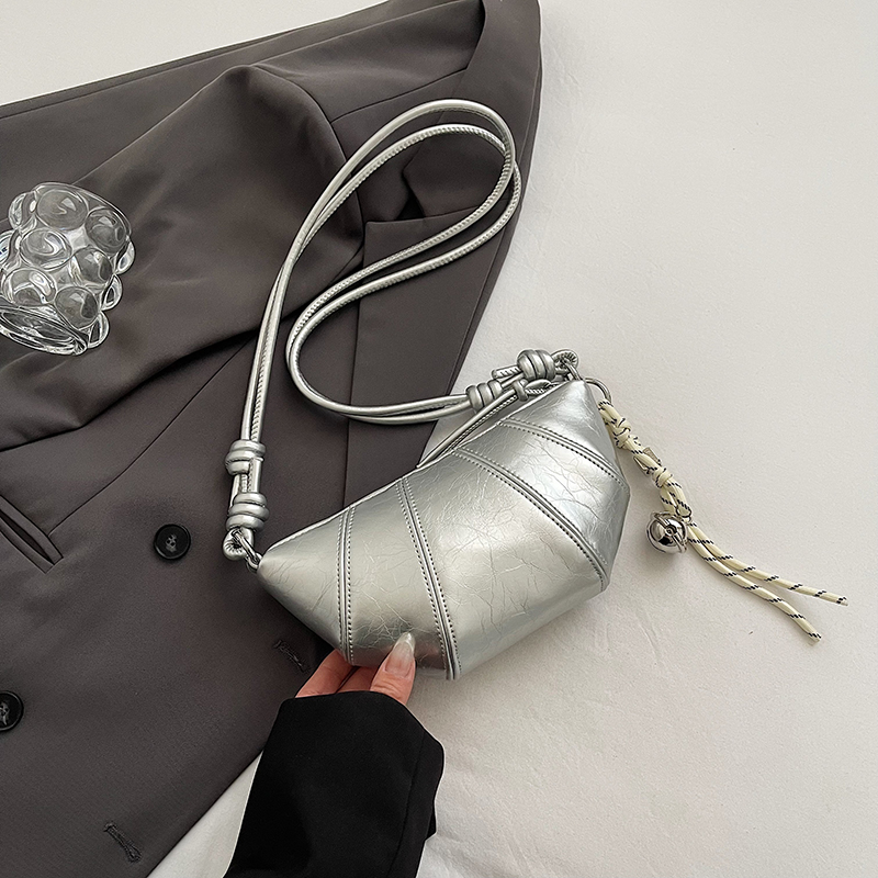 2025 Women's High-End Silver Horn Dumpling Bag - Textured Crossbody Zipper Phone Bag for Summer Fashion 2025 Women's High-End Silver Horn Dumpling Bag - Textured Crossbody Zipper Phone Bag for Summer Fashion