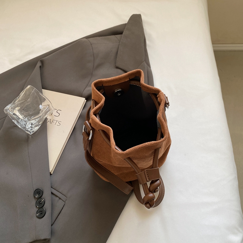 2025 Women's High-End Summer Drawstring Bucket Bag - Chic Shoulder Crossbody Phone Bag for Fashionable Outings 2025 Women's High-End Summer Drawstring Bucket Bag - Chic Shoulder Crossbody Phone Bag for Fashionable Outings