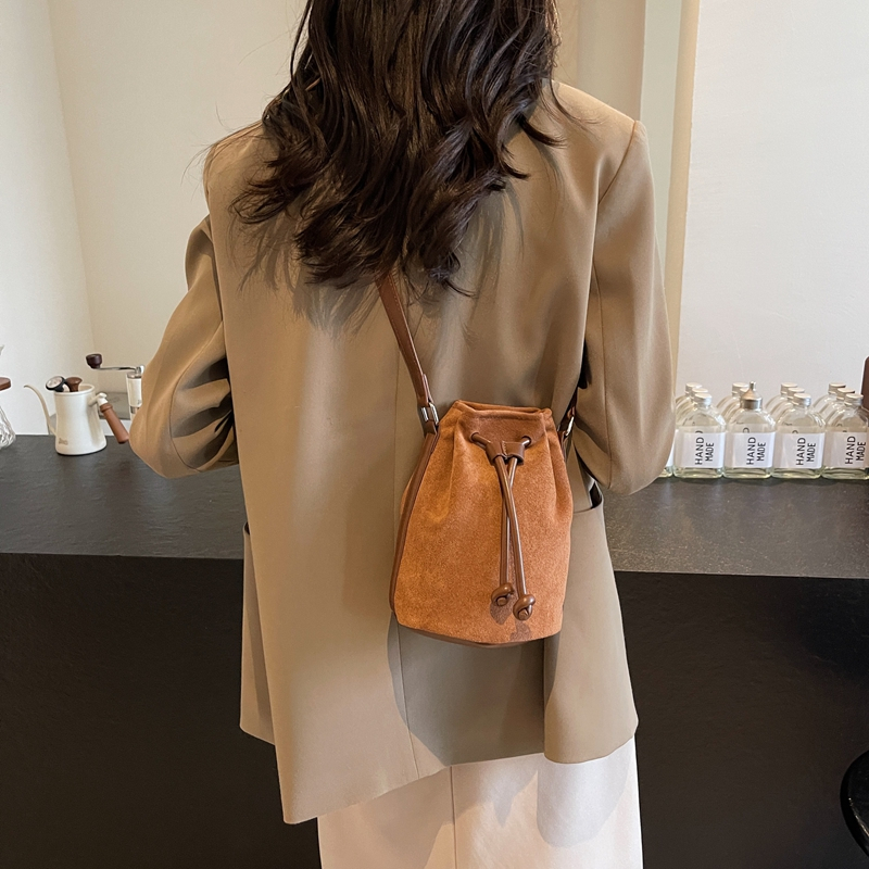 2025 Women's High-End Summer Drawstring Bucket Bag - Chic Shoulder Crossbody Phone Bag for Fashionable Outings 2025 Women's High-End Summer Drawstring Bucket Bag - Chic Shoulder Crossbody Phone Bag for Fashionable Outings