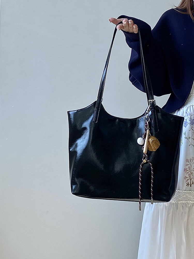 2025 Women's Korean Style Large Capacity Tote Bag - Versatile Professional Commuter Shoulder Handbag 2025 Women's Korean Style Large Capacity Tote Bag - Versatile Professional Commuter Shoulder Handbag