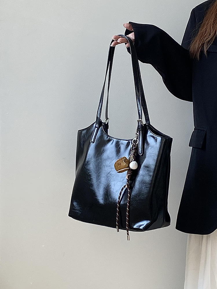 2025 Women's Korean Style Large Capacity Tote Bag - Versatile Professional Commuter Shoulder Handbag 2025 Women's Korean Style Large Capacity Tote Bag - Versatile Professional Commuter Shoulder Handbag