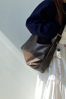 2025 Women's Korean Style Literary Retro Tote Bag - Large Capacity Commuter Shoulder & Crossbody Bag