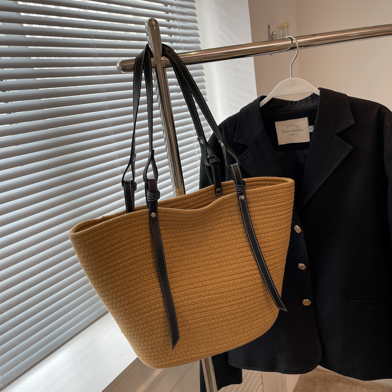 2025 Women's Large Capacity Grass-Woven Tote Bag, Versatile Fashionable Shoulder Bag for Spring and Summer 2025 Women's Large Capacity Grass-Woven Tote Bag, Versatile Fashionable Shoulder Bag for Spring and Summer