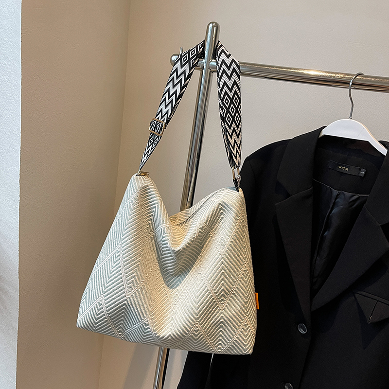 2025 Women's Large Capacity Plaid Canvas Tote Bag - Stylish Shoulder & Crossbody Bag for Students and Commuting 2025 Women's Large Capacity Plaid Canvas Tote Bag - Stylish Shoulder & Crossbody Bag for Students and Commuting