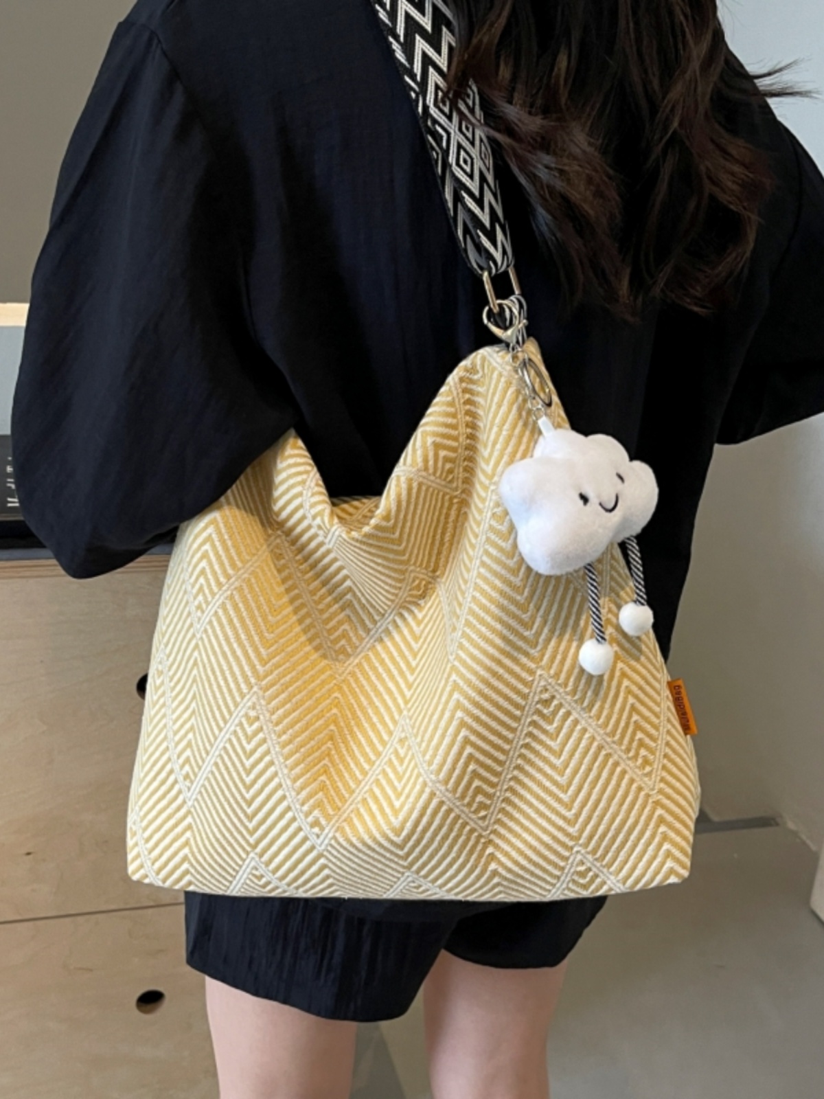 2025 Women's Large Capacity Plaid Canvas Tote Bag - Stylish Shoulder & Crossbody Bag for Students and Commuting 2025 Women's Large Capacity Plaid Canvas Tote Bag - Stylish Shoulder & Crossbody Bag for Students and Commuting