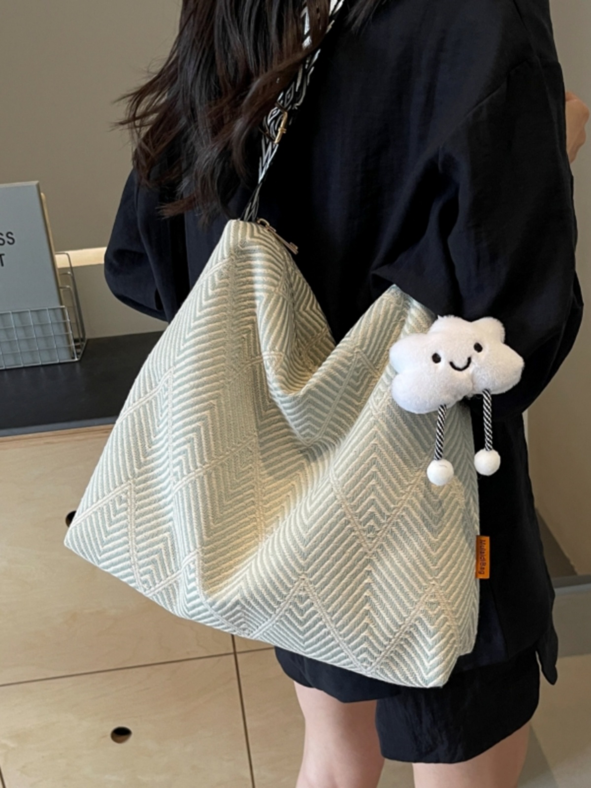 2025 Women's Large Capacity Plaid Canvas Tote Bag - Stylish Shoulder & Crossbody Bag for Students and Commuting 2025 Women's Large Capacity Plaid Canvas Tote Bag - Stylish Shoulder & Crossbody Bag for Students and Commuting