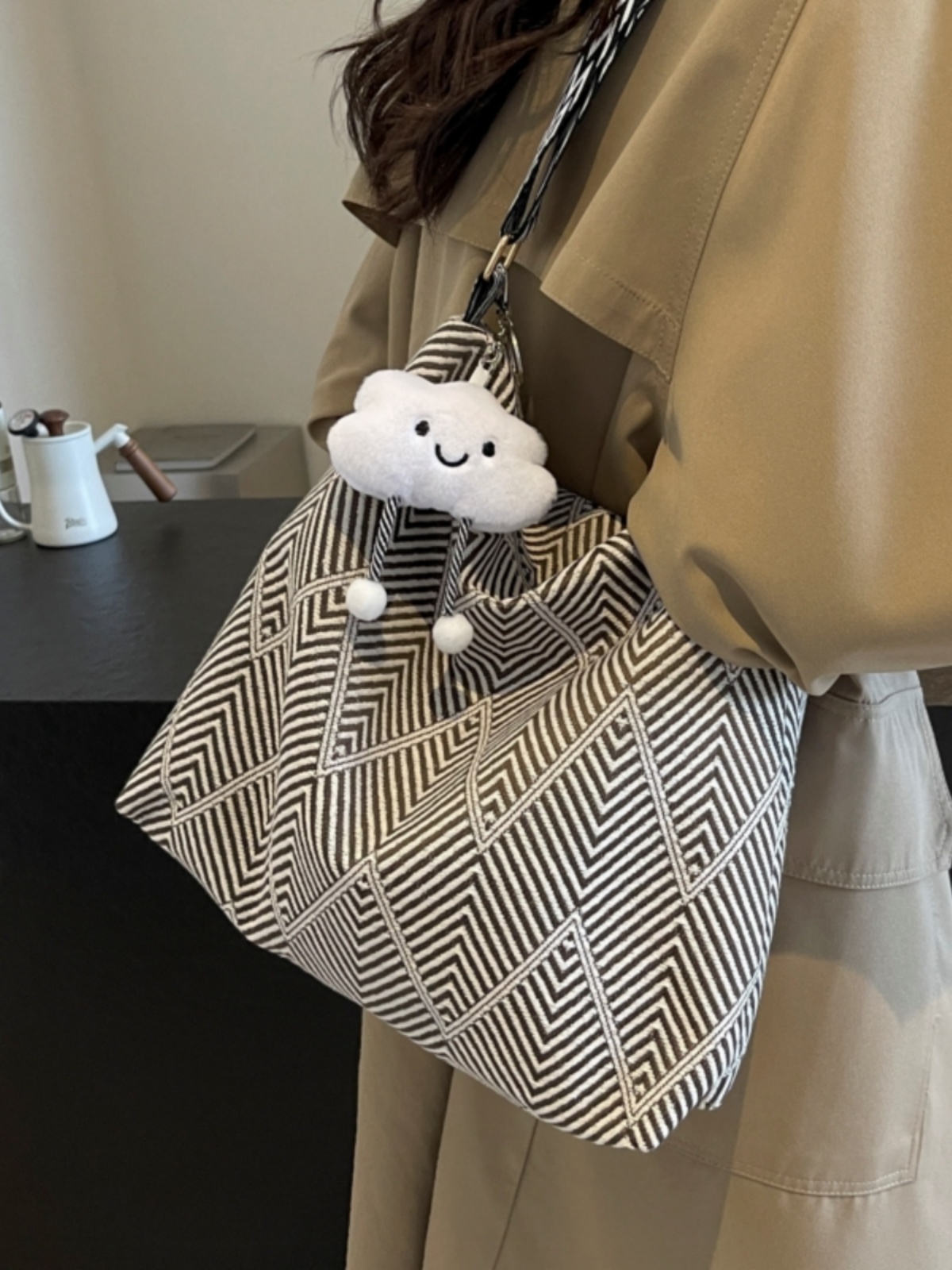 2025 Women's Large Capacity Plaid Canvas Tote Bag - Stylish Shoulder & Crossbody Bag for Students and Commuting 2025 Women's Large Capacity Plaid Canvas Tote Bag - Stylish Shoulder & Crossbody Bag for Students and Commuting