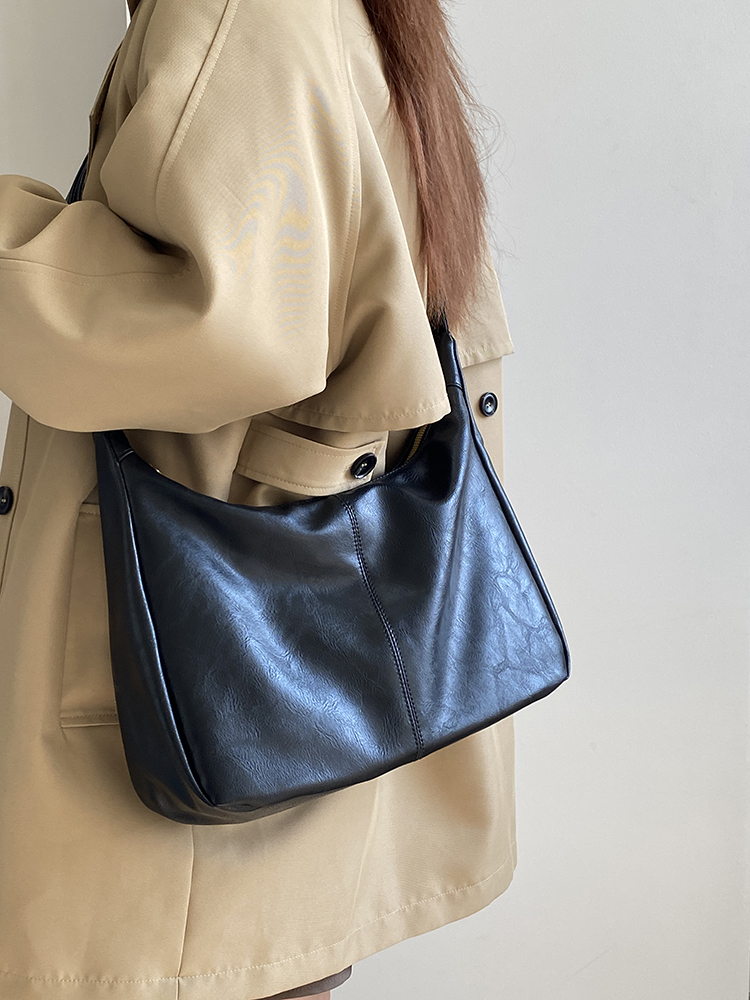 2025 Women's Large Capacity Shoulder Crossbody Bag - Simple Versatile Design for College Commuter Style 2025 Women's Large Capacity Shoulder Crossbody Bag - Simple Versatile Design for College Commuter Style