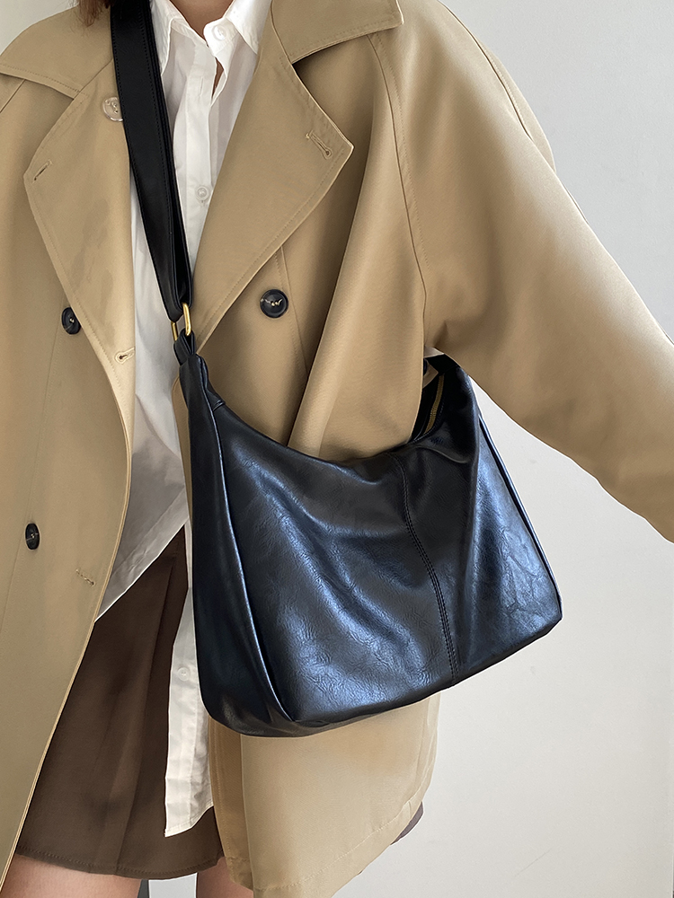 2025 Women's Large Capacity Shoulder Crossbody Bag - Simple Versatile Design for College Commuter Style 2025 Women's Large Capacity Shoulder Crossbody Bag - Simple Versatile Design for College Commuter Style