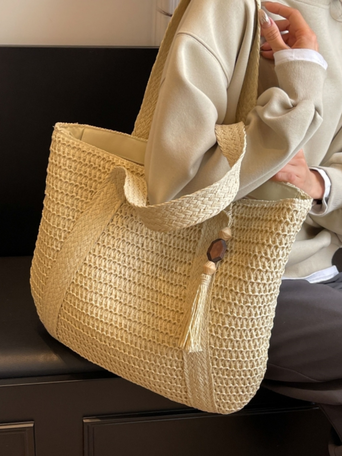 2025 Women's Large Capacity Straw Tote Bag - Woven Commuter Shoulder Bag for Spring and Summer Beach Vacations 2025 Women's Large Capacity Straw Tote Bag - Woven Commuter Shoulder Bag for Spring and Summer Beach Vacations