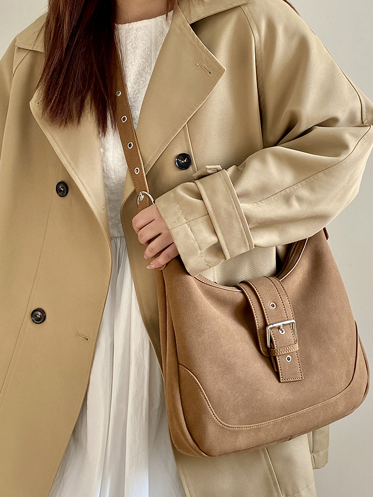 2025 Women's Matte Retro Saddle Bag - Versatile Crossbody Shoulder Bag for Commuting, Niche Design, Chic Everyday Style 2025 Women's Matte Retro Saddle Bag - Versatile Crossbody Shoulder Bag for Commuting, Niche Design, Chic Everyday Style