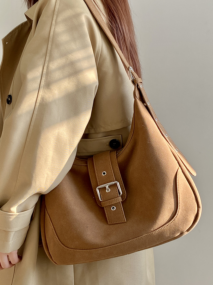 2025 Women's Matte Retro Saddle Bag - Versatile Crossbody Shoulder Bag for Commuting, Niche Design, Chic Everyday Style 2025 Women's Matte Retro Saddle Bag - Versatile Crossbody Shoulder Bag for Commuting, Niche Design, Chic Everyday Style