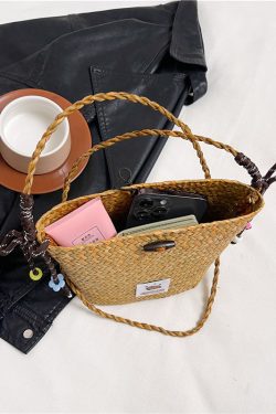 2025 Women's Summer Seaside Woven Straw Crossbody Bag - Trendy Vegetable Basket Design for Vacation & Phone Storage