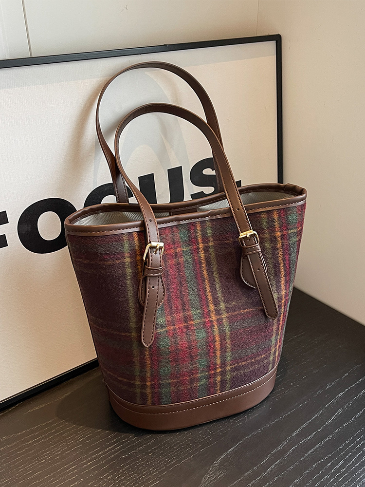 2025 Women's Trendy Spring Woolen Plaid Shoulder Bag - Large Capacity Commuting Bucket Bag 2025 Women's Trendy Spring Woolen Plaid Shoulder Bag - Large Capacity Commuting Bucket Bag