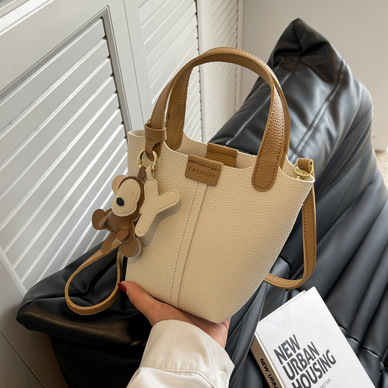 2025 Women's Versatile Fashion Bucket Bag - High-Quality Crossbody Handbag for Spring and Summer Style 2025 Women's Versatile Fashion Bucket Bag - High-Quality Crossbody Handbag for Spring and Summer Style