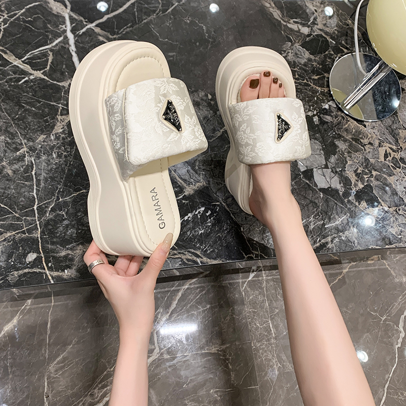 8cm Platform Sole Velcro One-Strap Sandals for Women - 2025 Summer Outdoor Thick-Soled Slippers 8cm Platform Sole Velcro One-Strap Sandals for Women - 2025 Summer Outdoor Thick-Soled Slippers
