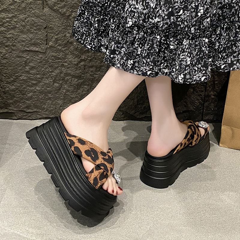 8CM Thick-Soled Leopard Print Rhinestone Open-Toe Sandals for Women - Summer 2025 Height-Increasing Beach Slippers, Perfect with Skirts 8CM Thick-Soled Leopard Print Rhinestone Open-Toe Sandals for Women - Summer 2025 Height-Increasing Beach Slippers, Perfect with Skirts