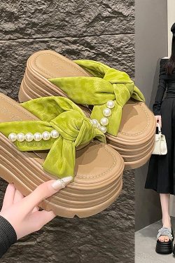 8cm Thick-Soled Pearl Slippers for Women - Summer Fairy Style Height-Increasing Beach Sandals for Outdoor Wear