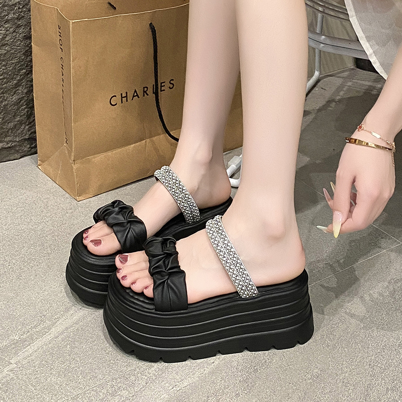 8cm Thick-Soled Women’s Sandals - Lightweight Height-Increasing Beach Shoes for Summer 2025, Perfect for Outdoor Wear and Skirts 8cm Thick-Soled Women’s Sandals - Lightweight Height-Increasing Beach Shoes for Summer 2025, Perfect for Outdoor Wear and Skirts