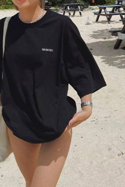 90s Inspired Oversized Black Short-Sleeve T-Shirt for Women with Retro Slogan Letter Logo and Spicy Girl Design