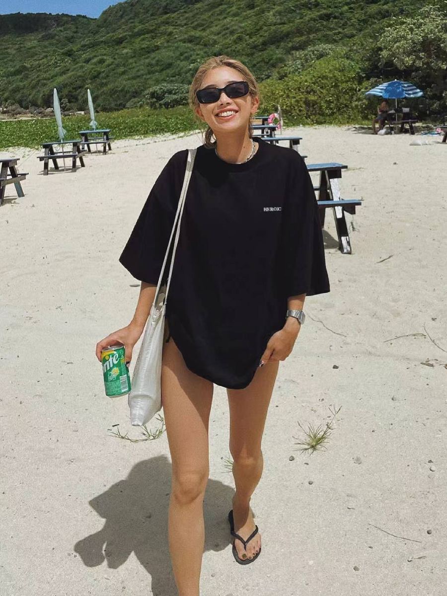 90s Inspired Oversized Black Short-Sleeve T-Shirt for Women with Retro Slogan Letter Logo and Spicy Girl Design 90s Inspired Oversized Black Short-Sleeve T-Shirt for Women with Retro Slogan Letter Logo and Spicy Girl Design