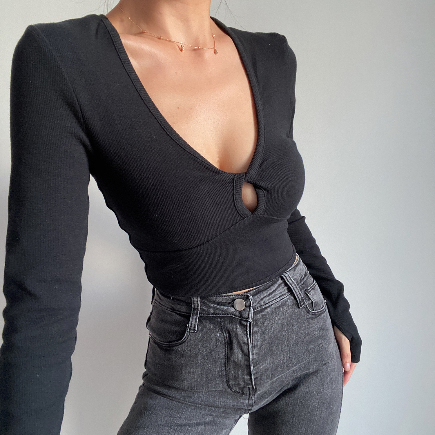 American Cute Girl V-Neck Hollow High Waist Short Slim Long Sleeve T-Shirt Top - Solid Color Y2K Style American Cute Girl V-Neck Hollow High Waist Short Slim Long Sleeve T-Shirt Top - Solid Color Y2K Style