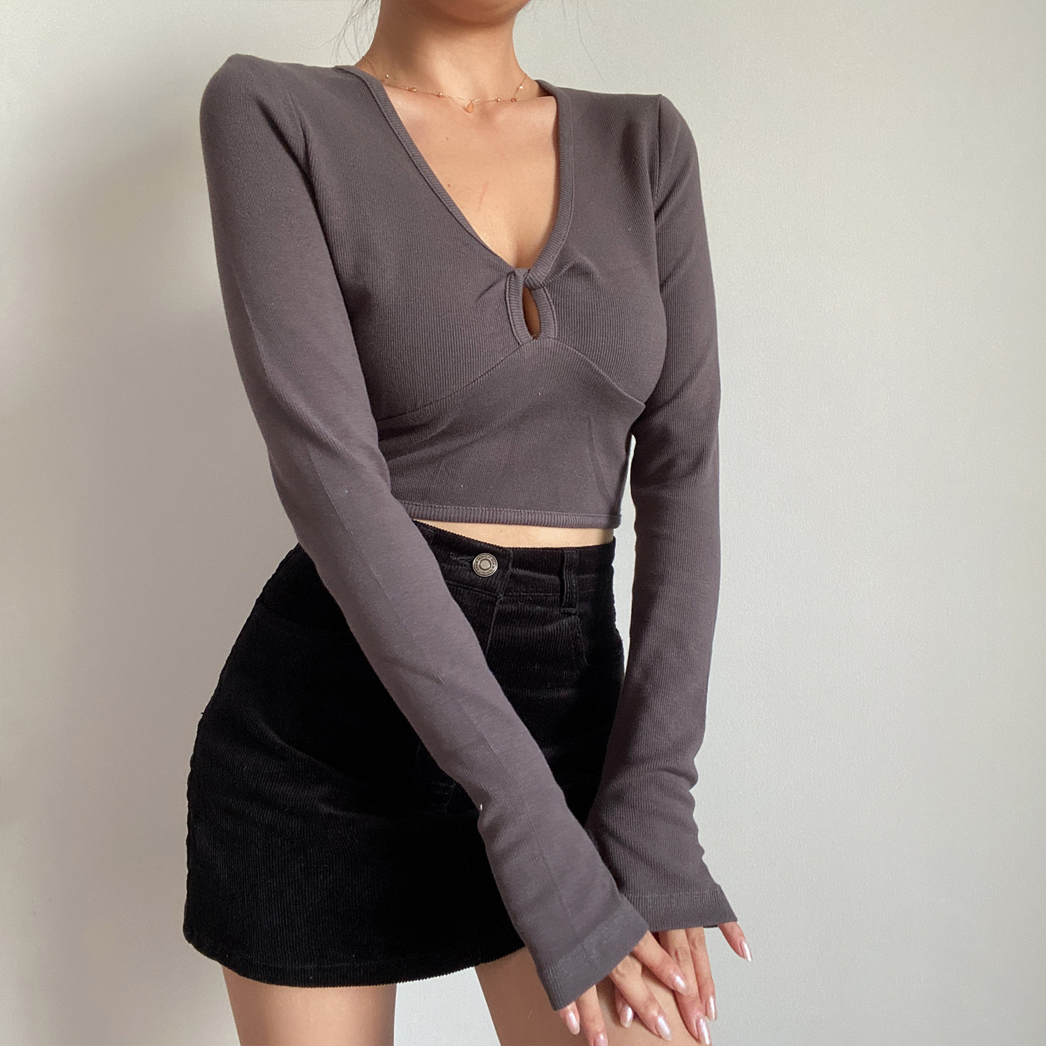 American Cute Girl V-Neck Hollow High Waist Short Slim Long Sleeve T-Shirt Top - Solid Color Y2K Style American Cute Girl V-Neck Hollow High Waist Short Slim Long Sleeve T-Shirt Top - Solid Color Y2K Style